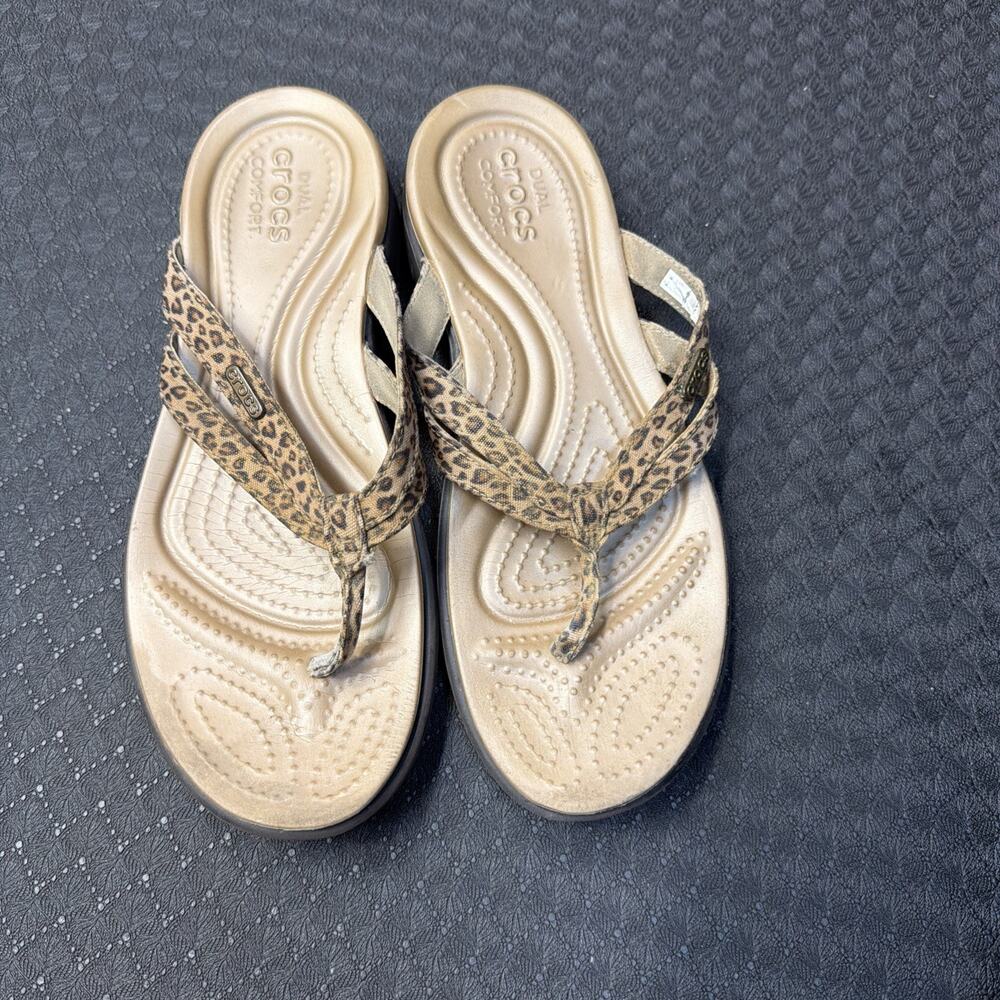 Crocs Women Size 9 Capri Flip Flop Sandals Leopard Print Wedge Dual Comfort Toe